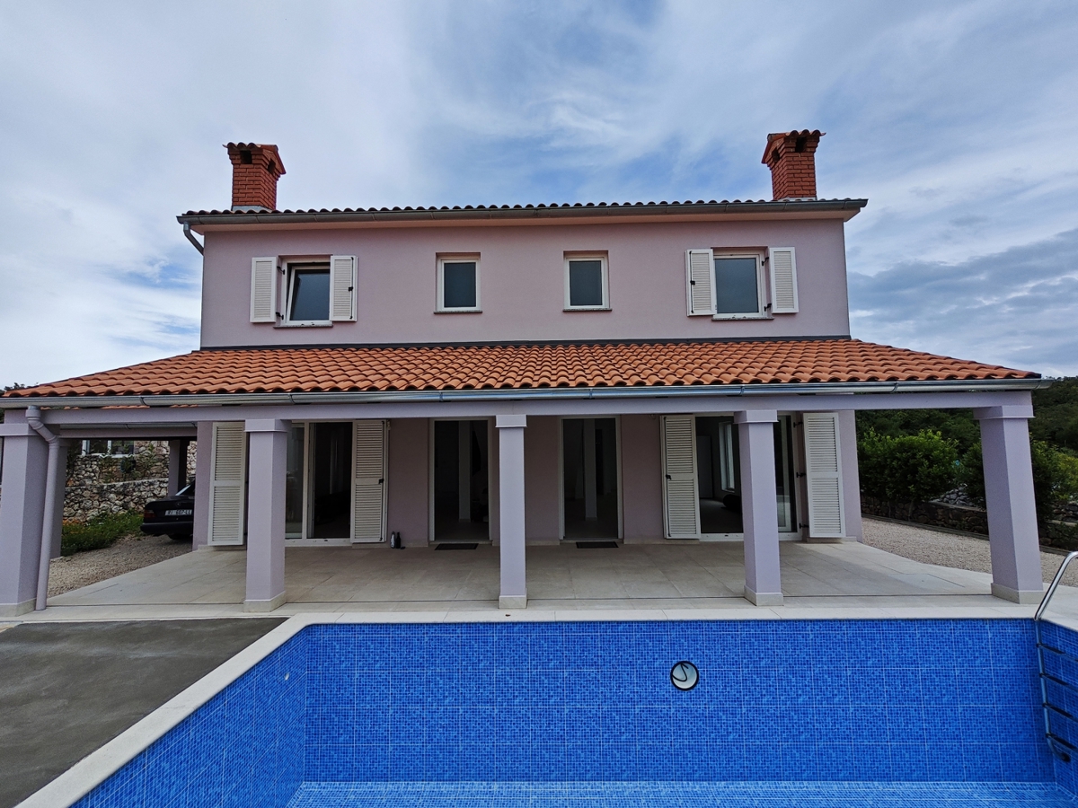 ISOLA DI KRK - Casa con due appartamenti su due piani e piscina