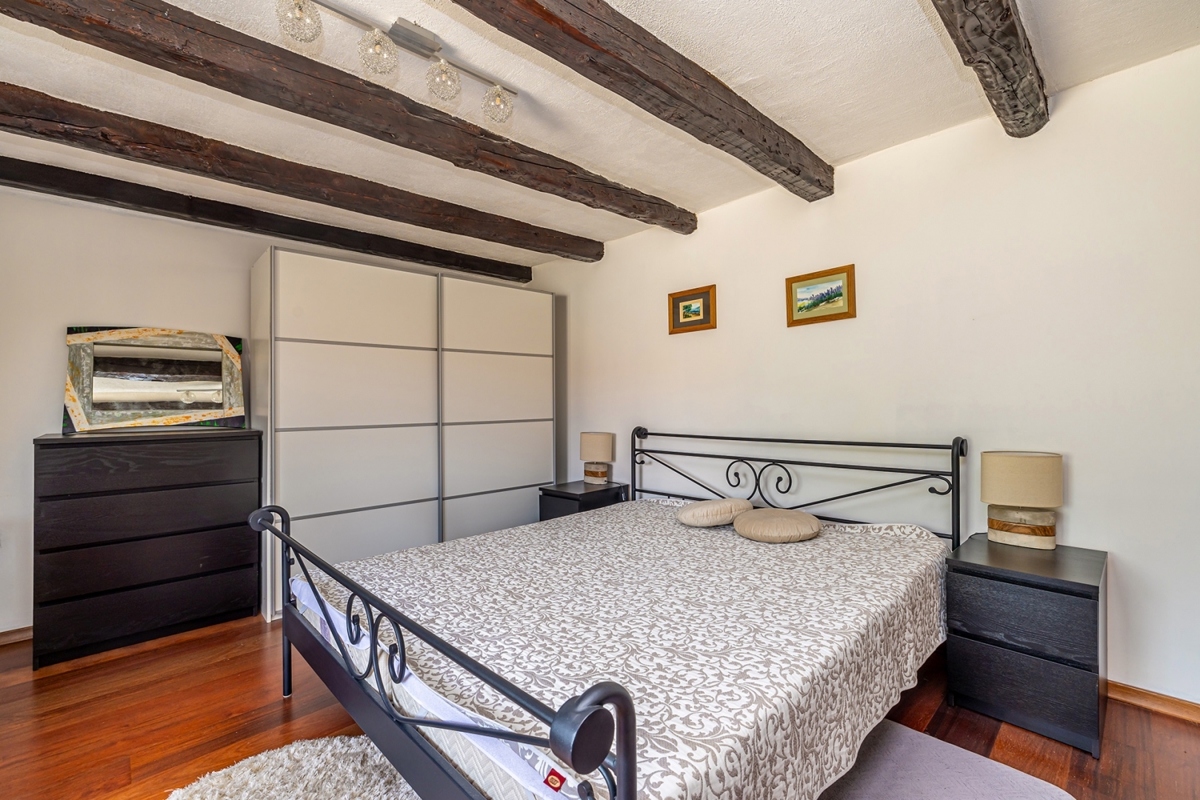 ISOLA DI KRK - Casa bifamiliare in pietra con jacuzzi