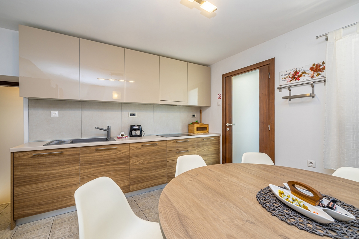 ISOLA DI KRK - Casa bifamiliare in pietra con jacuzzi