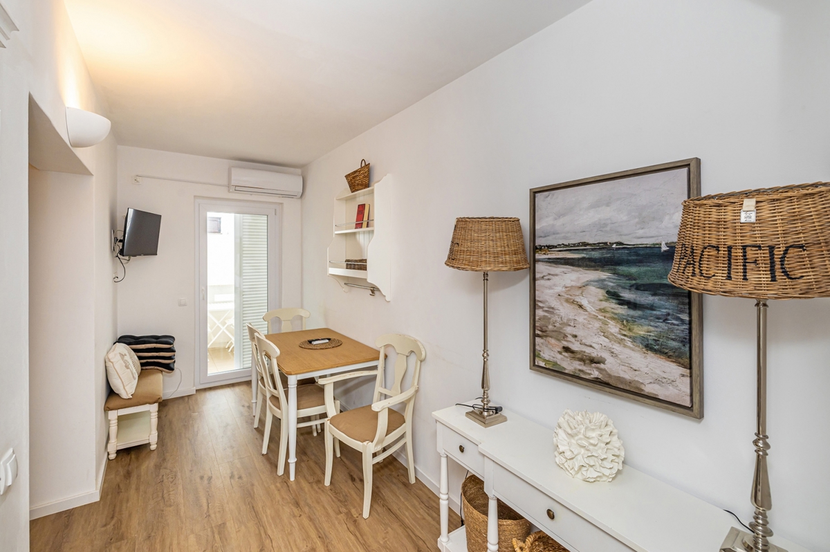 ISOLA DI KRK, BAŠKA - Appartamento con due camere da letto recentemente ristrutturato e terrazza