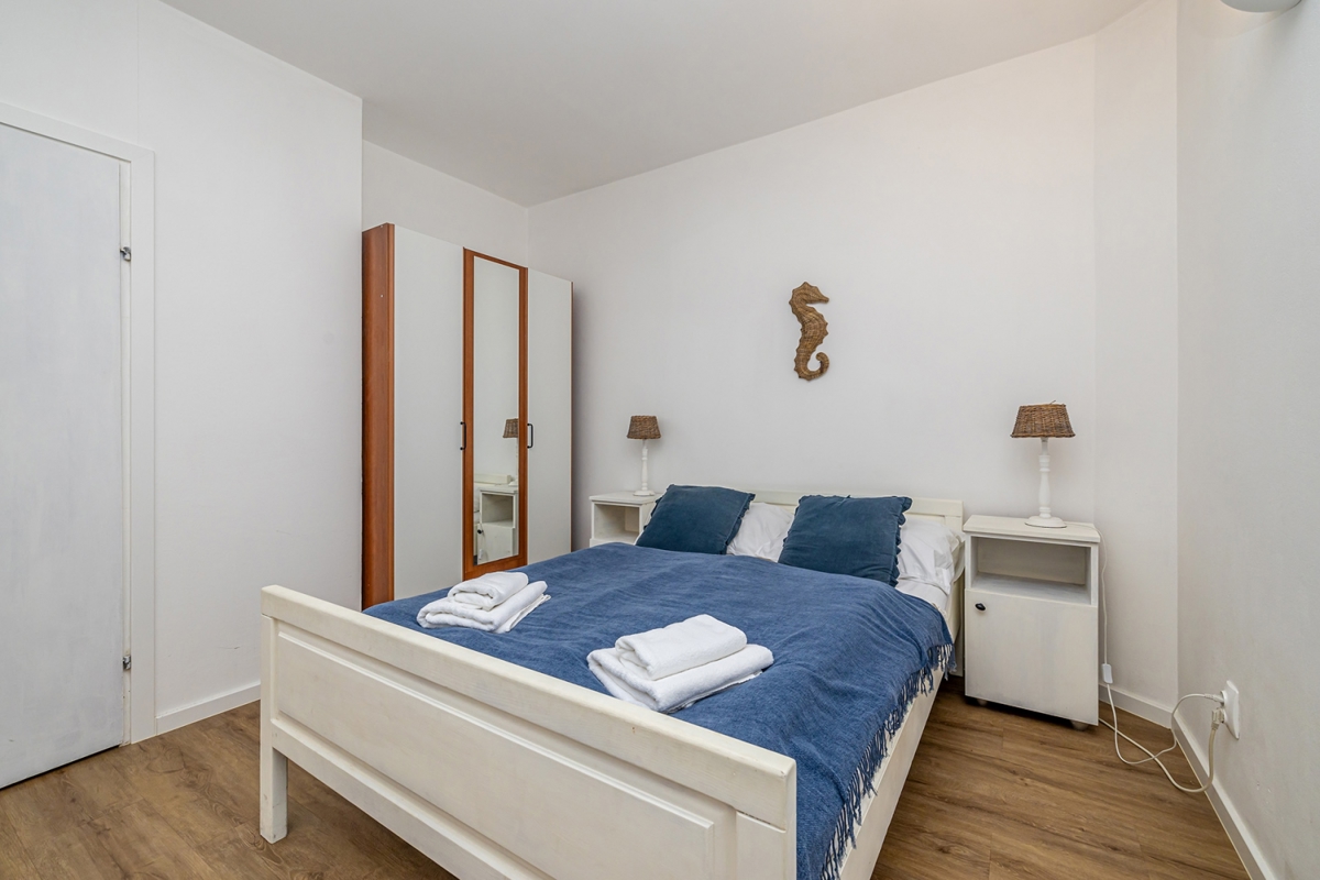 ISOLA DI KRK, BAŠKA - Appartamento con due camere da letto recentemente ristrutturato e terrazza