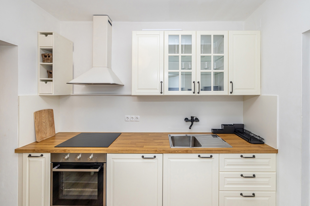 ISOLA DI KRK, BAŠKA - Appartamento con due camere da letto recentemente ristrutturato e terrazza