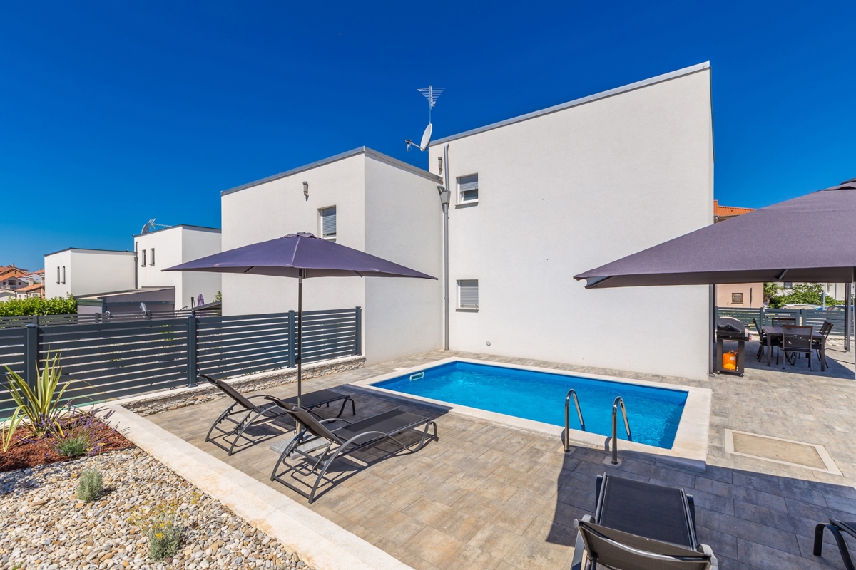 MALINSKA - Casa bifamiliare con piscina riscaldata