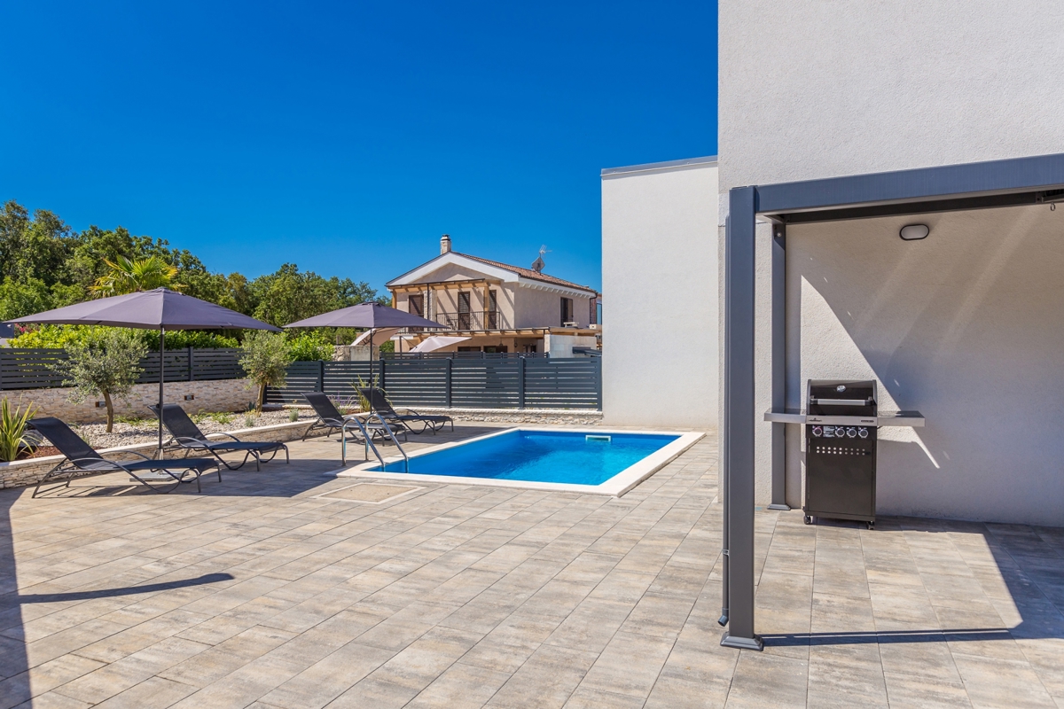 MALINSKA - Casa bifamiliare con piscina riscaldata