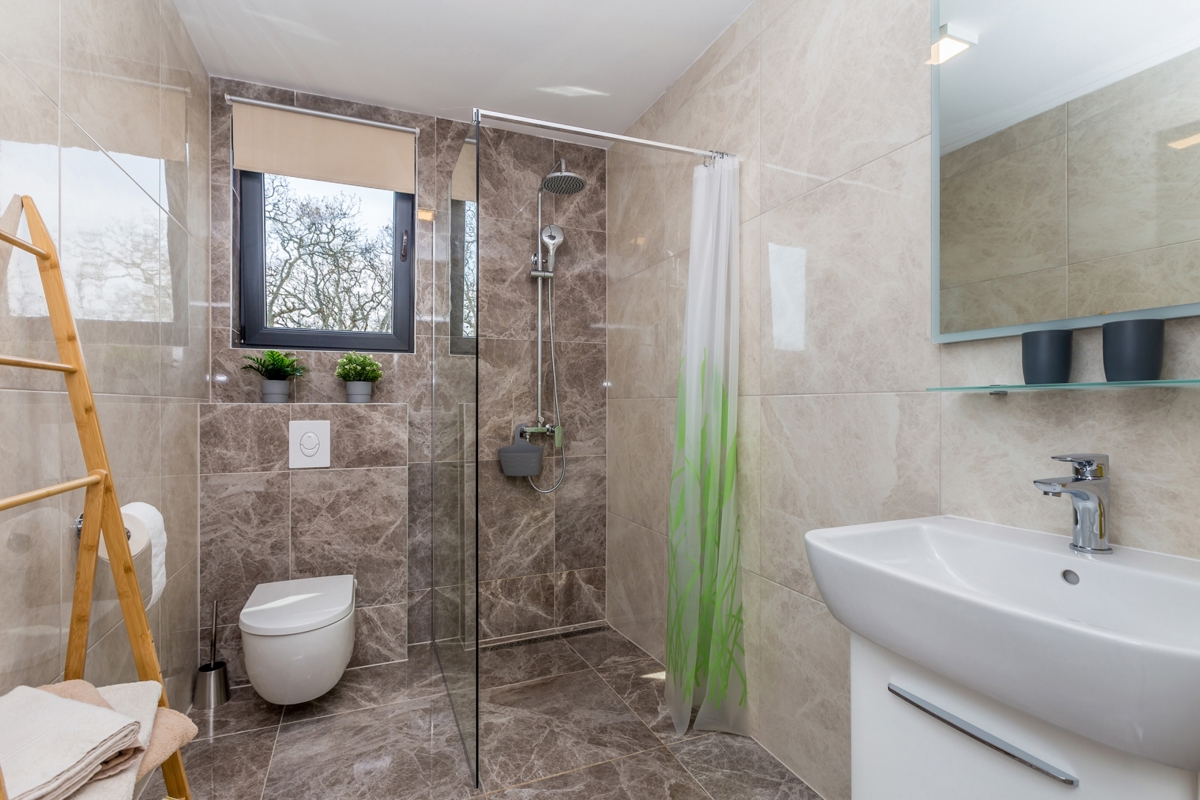 MALINSKA - Moderna casa bifamiliare con piscina e garage