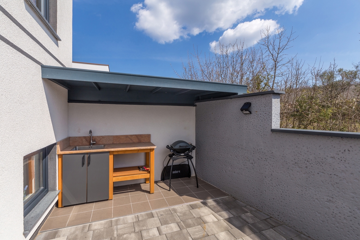 MALINSKA - Moderna casa bifamiliare con piscina e garage