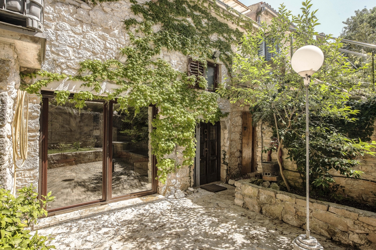 ISTRIA, VINTJAN - Villa rustica in una vecchia cava