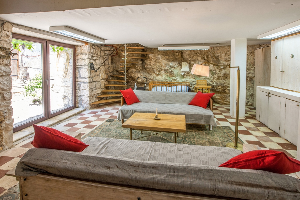 ISTRIA, VINTJAN - Villa rustica in una vecchia cava