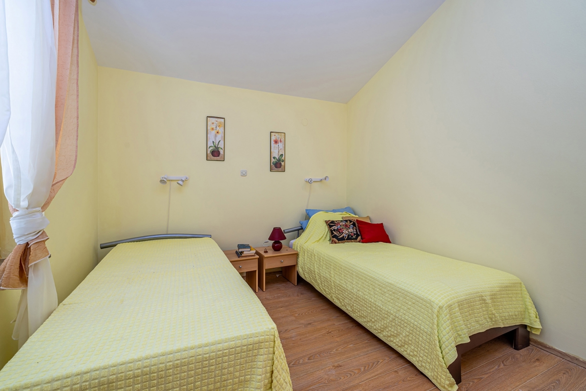 ISOLA DI KRK, KLIMNO - Appartamento a 50 metri dal mare