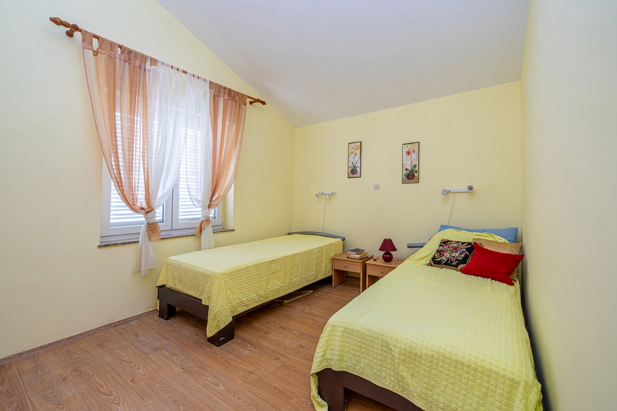 ISOLA DI KRK, KLIMNO - Appartamento a 50 metri dal mare