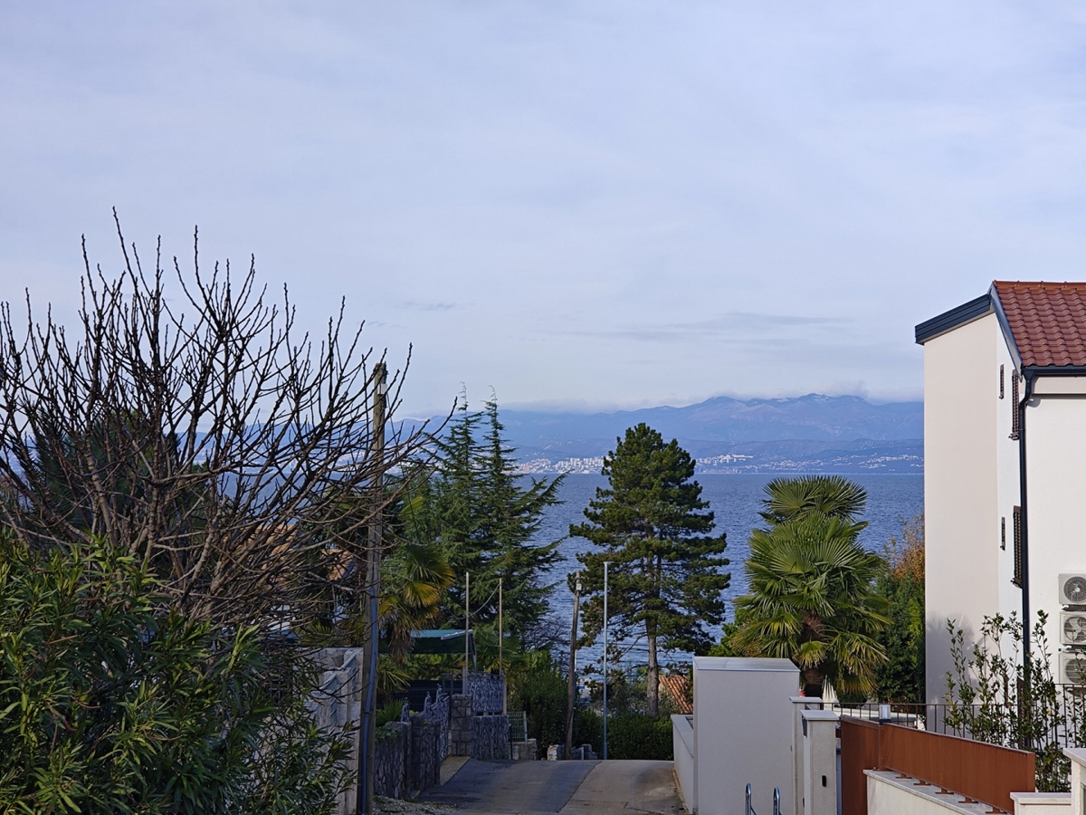 Isola di Krk, Malinska - Casa bifamiliare con piscina, vicino alla spiaggia
