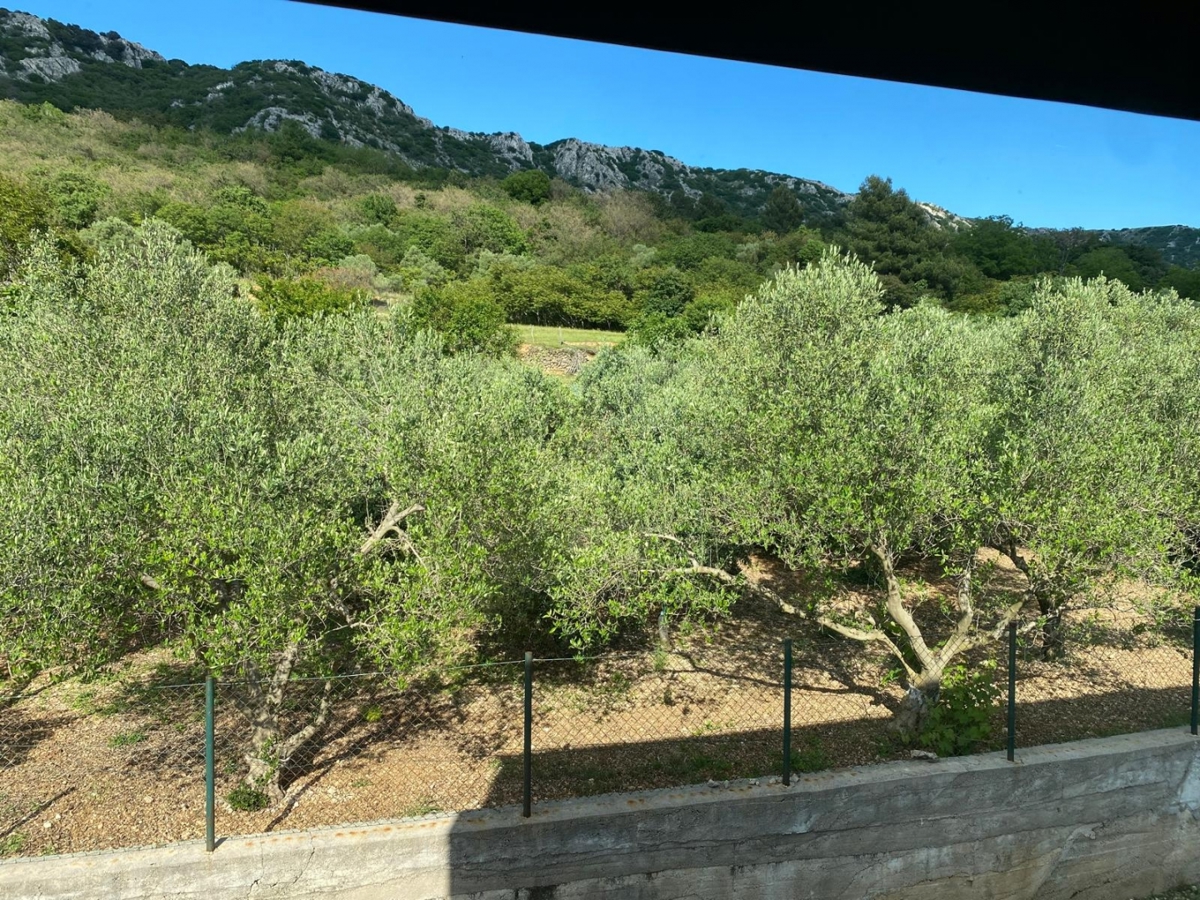 Zona BAŠKA - Appartamento con due camere da letto e due posti auto, nuova costruzione