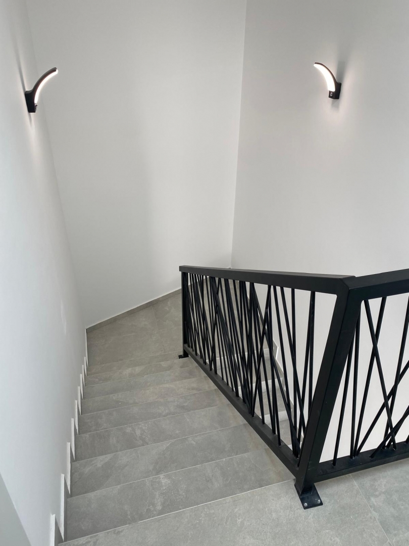 Zona BAŠKA - Appartamento con due camere da letto e due posti auto, nuova costruzione