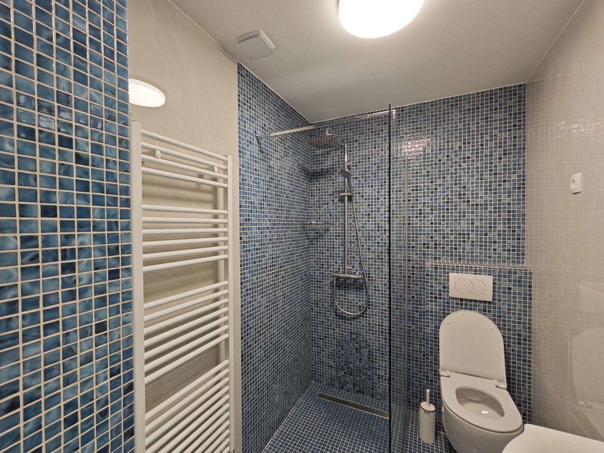 RIJEKA, SUŠAČKA DRAGA - Spazioso appartamento al piano terra con due posti auto