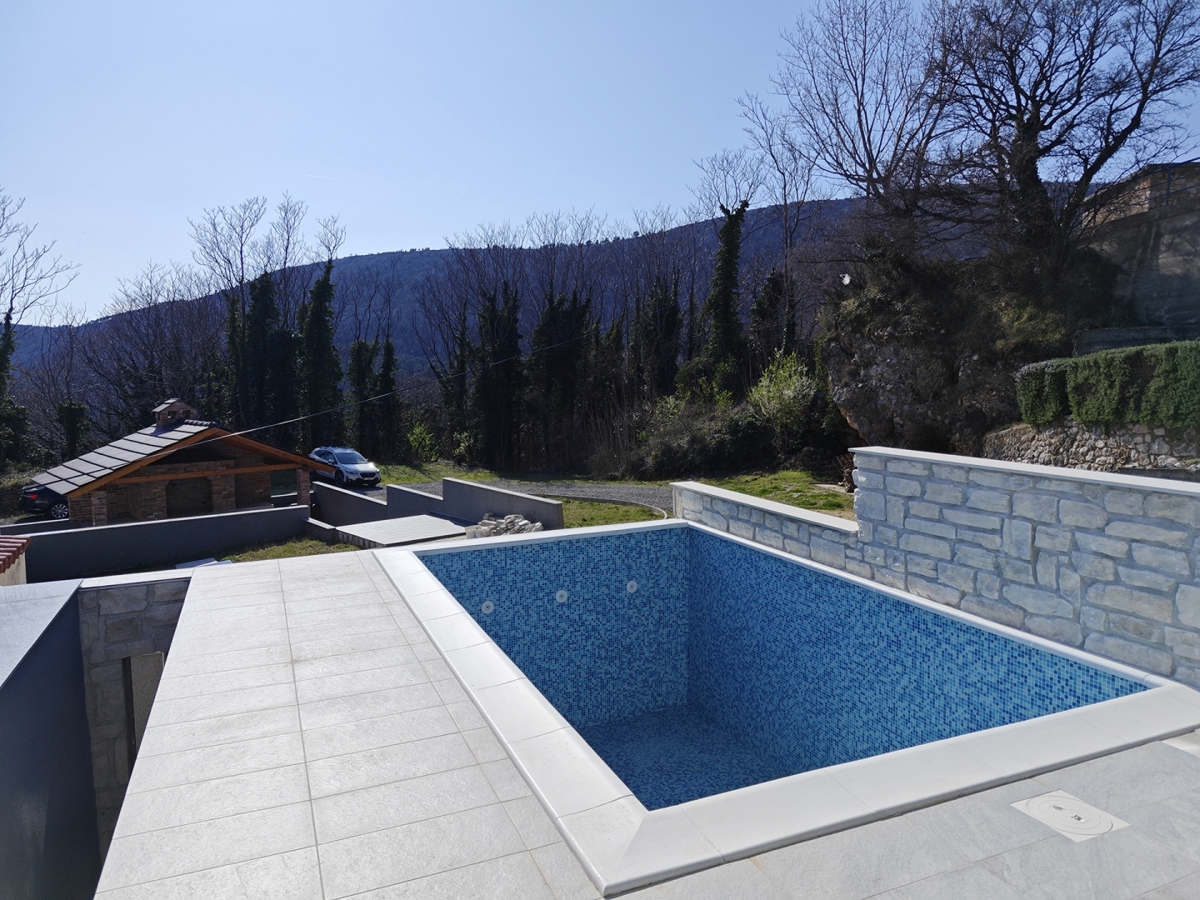 Bribir - Casa in pietra ristrutturata con piscina