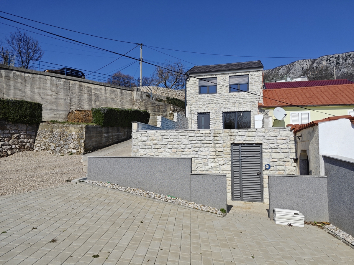 Bribir - Casa in pietra ristrutturata con piscina