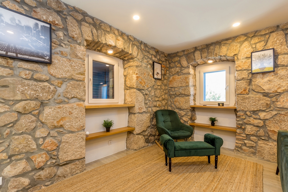 ISOLA DI KRK, dintorni di DOBRINJA - Casa bifamiliare in pietra con piscina