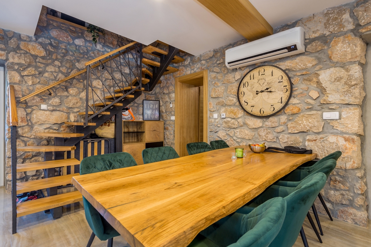 ISOLA DI KRK, dintorni di DOBRINJA - Casa bifamiliare in pietra con piscina