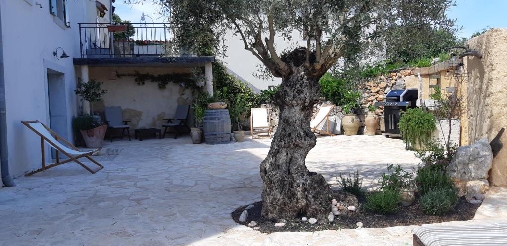 ISOLA DI KRK, MALINSKA - Incantevole casa in pietra con piscina