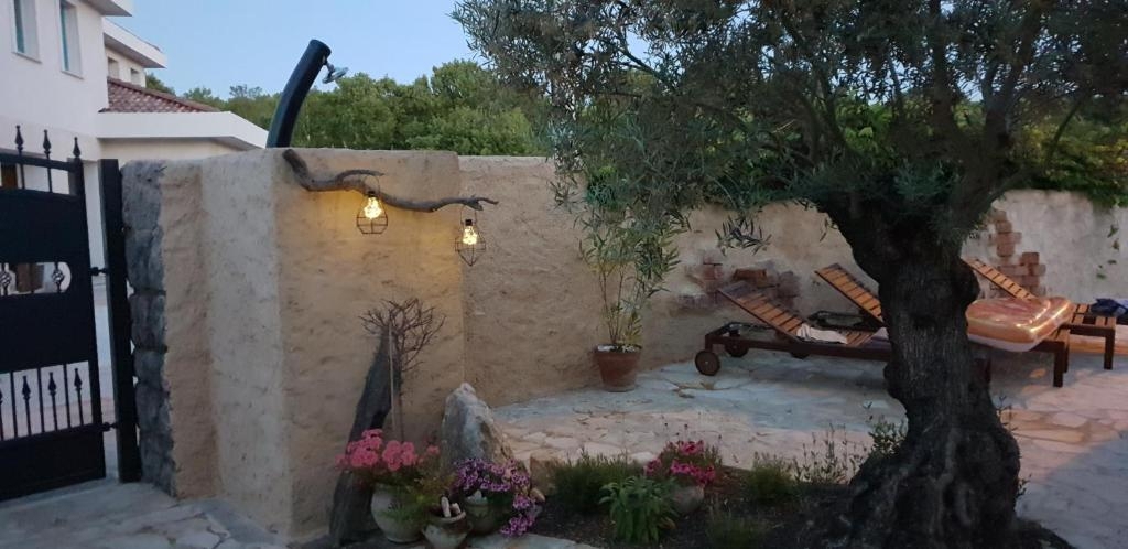 ISOLA DI KRK, MALINSKA - Incantevole casa in pietra con piscina