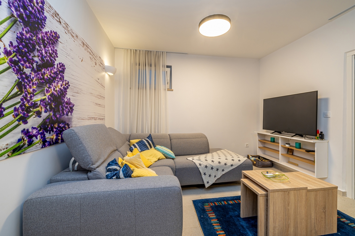 MALINSKA - Due appartamenti con piscina