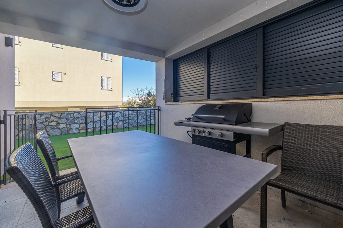 MALINSKA - Due appartamenti con piscina