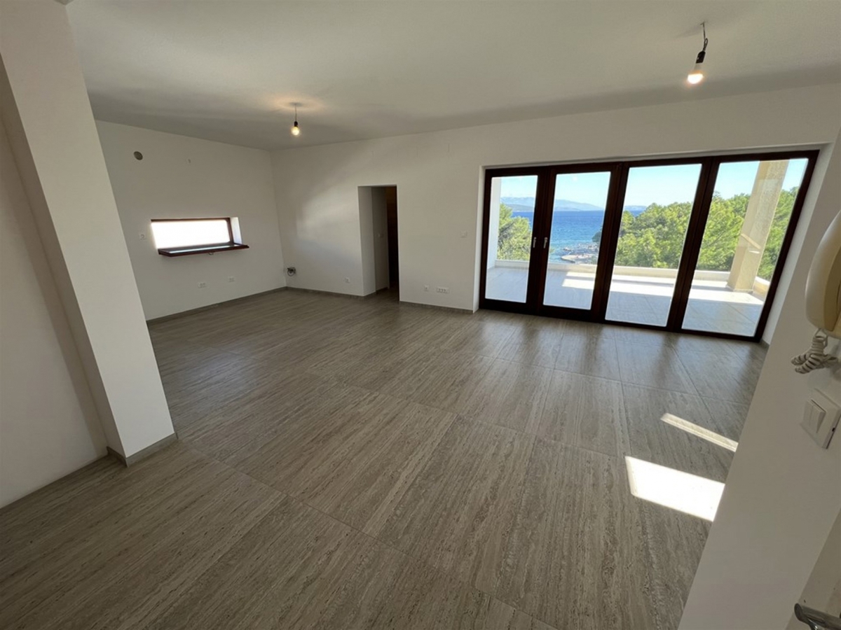 CITTÀ DI KRK - Attico prima fila al mare
