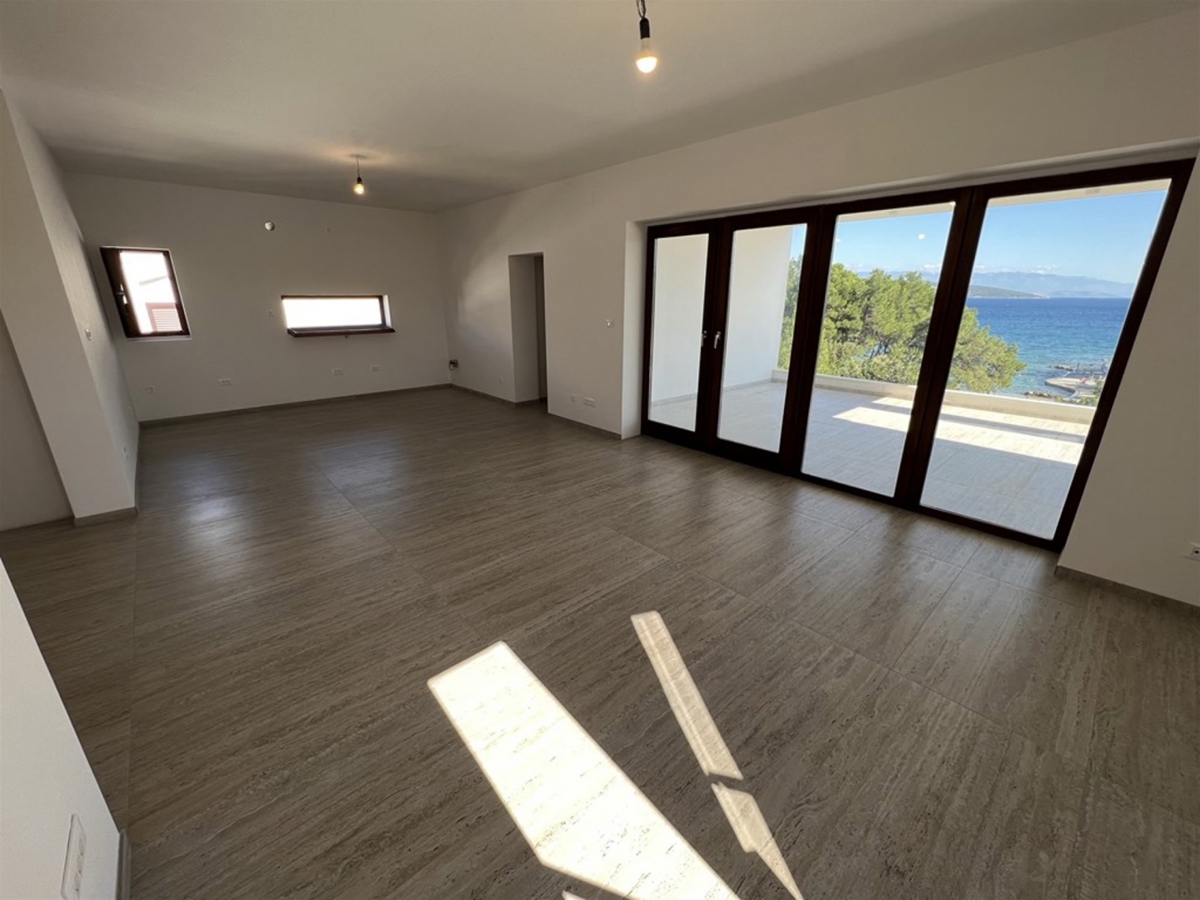 CITTÀ DI KRK - Attico prima fila al mare