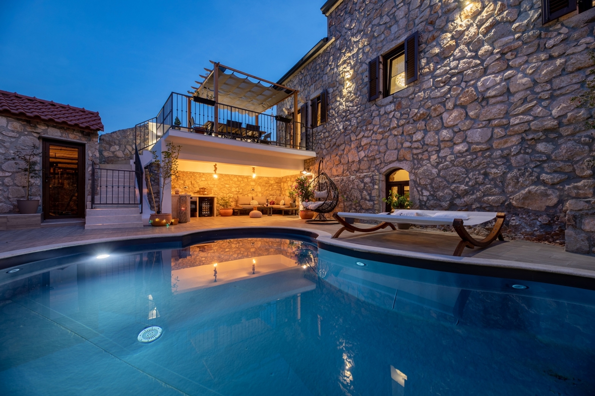 Isola di Krk - Lussuosa villa in pietra con piscina