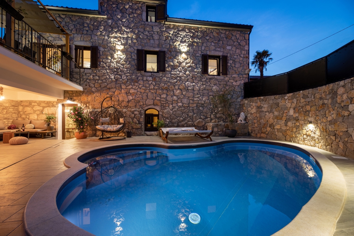 Isola di Krk - Lussuosa villa in pietra con piscina
