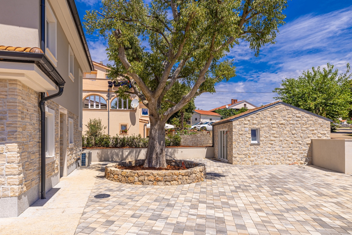 ISOLA DI KRK, GARICA - Villa di lusso con piscina in una posizione tranquilla.