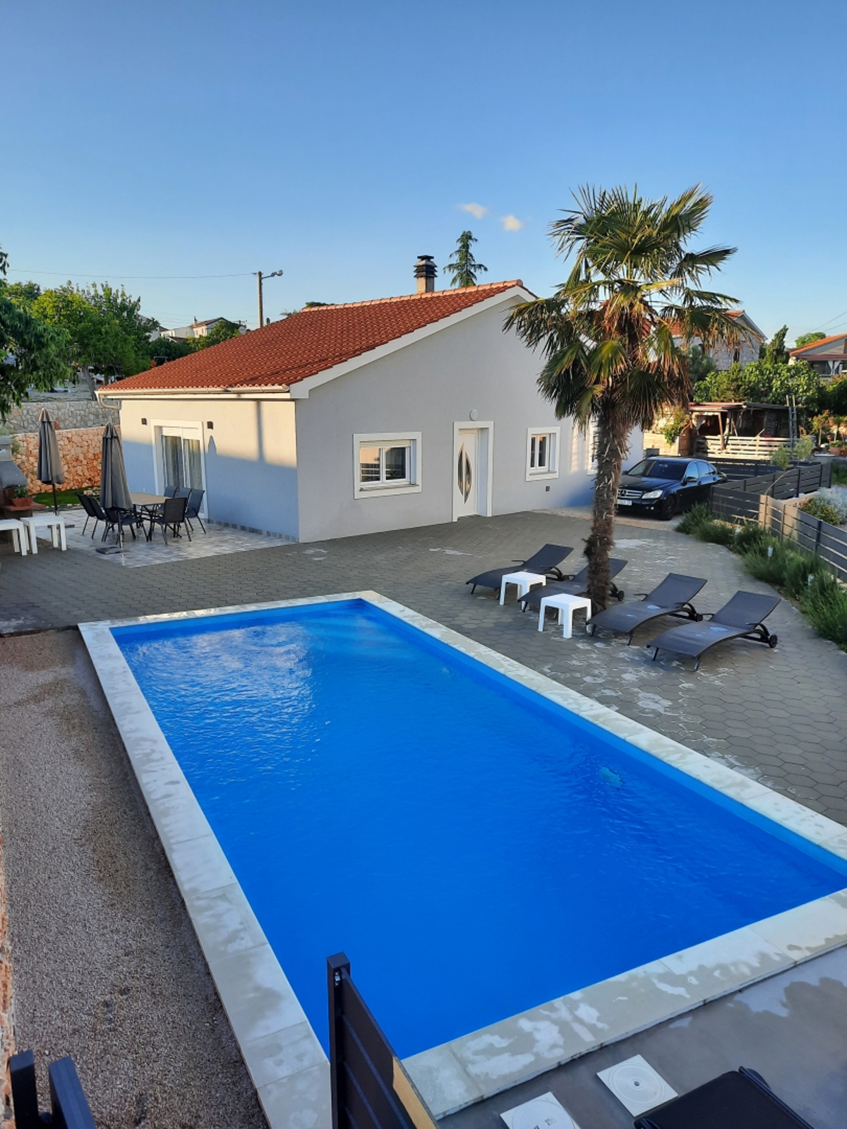 ISOLA DI KRK, GARICA - Piano terra con piscina