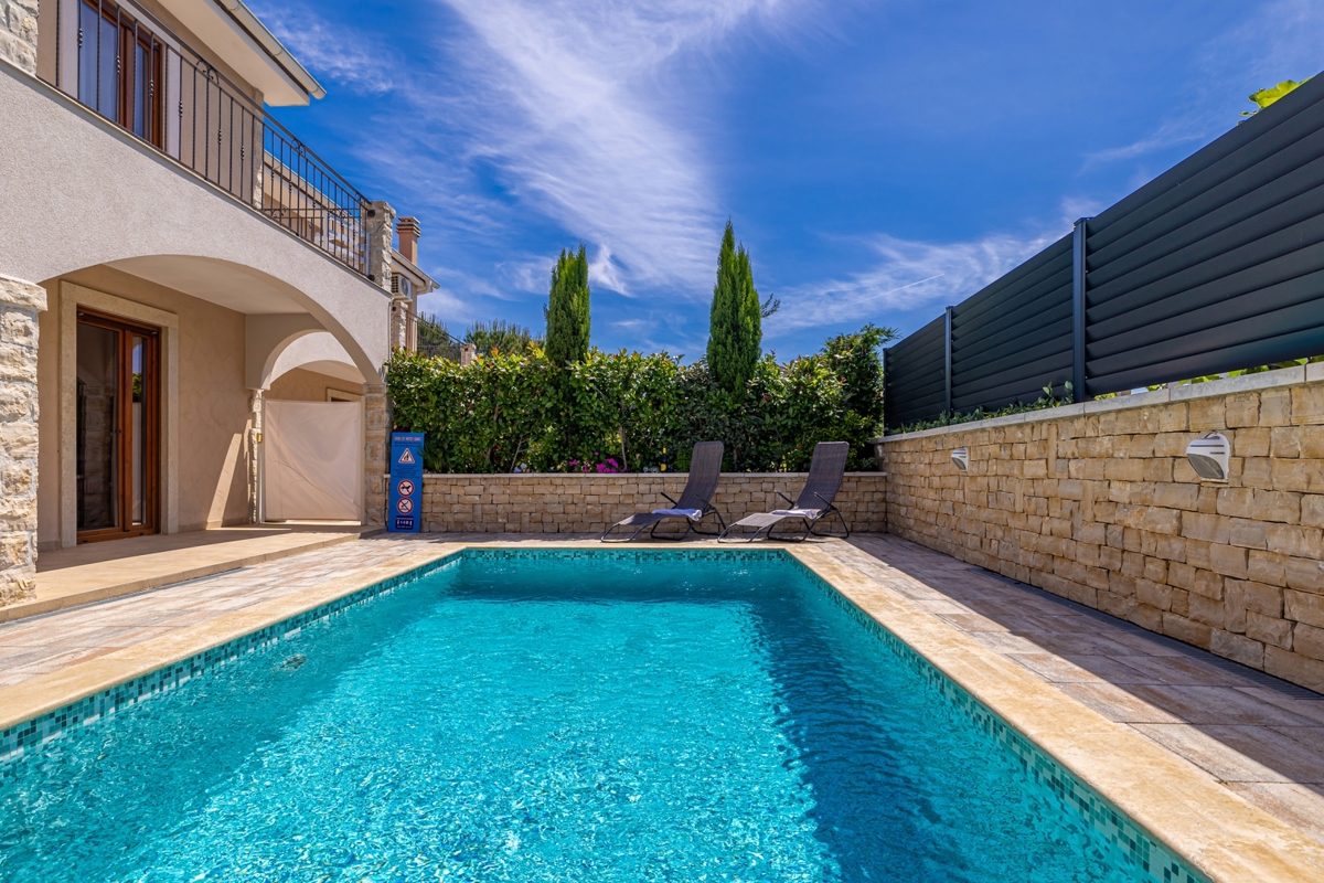 Linardići - Due case bifamiliari con due piscine