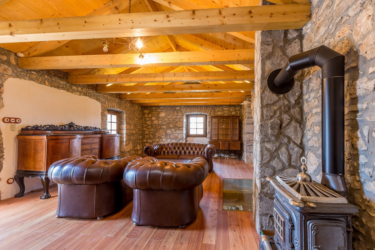 ISOLA DI KRK, zona MALINSKA - Autentica casa in pietra con vista mare