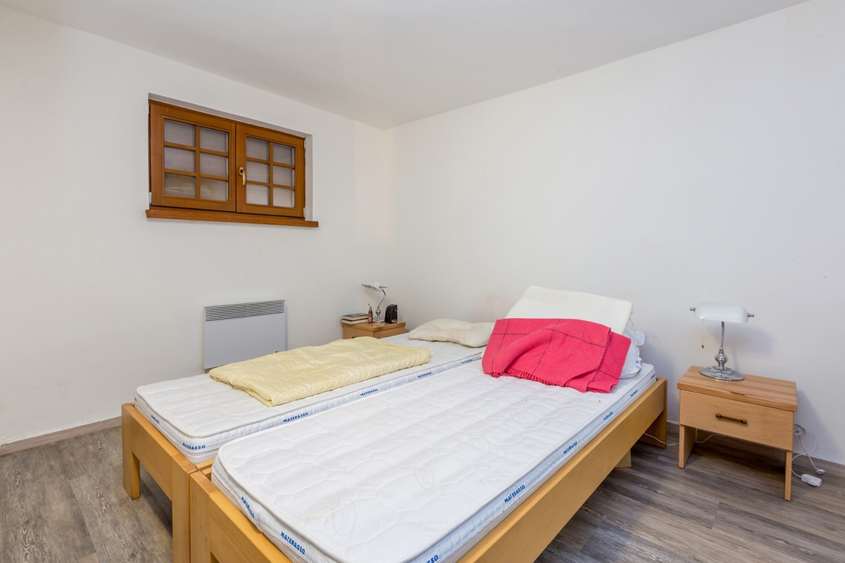 ISOLA DI KRK, zona MALINSKA - Autentica casa in pietra con vista mare