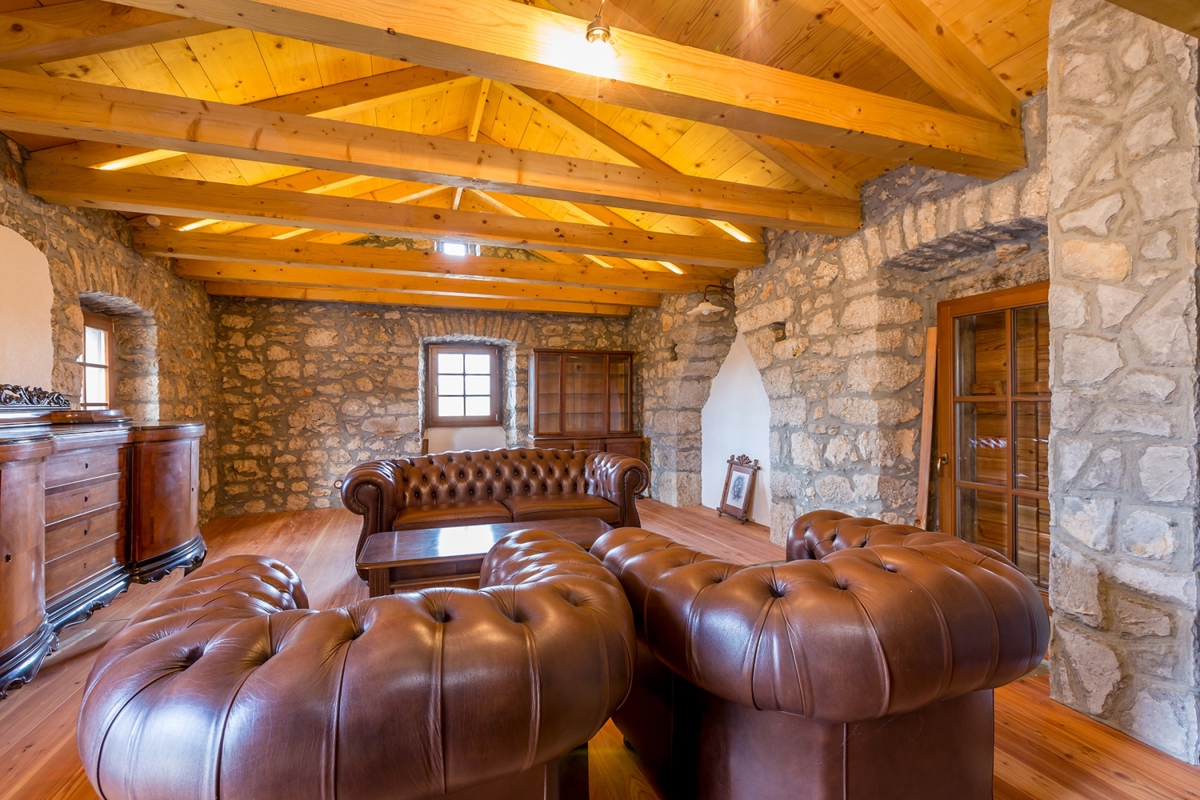 ISOLA DI KRK, zona MALINSKA - Autentica casa in pietra con vista mare