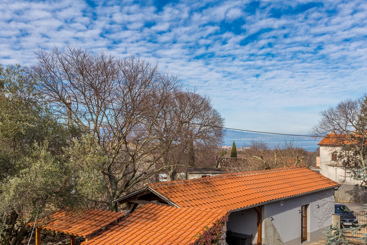 ISOLA DI KRK, zona MALINSKA - Autentica casa in pietra con vista mare