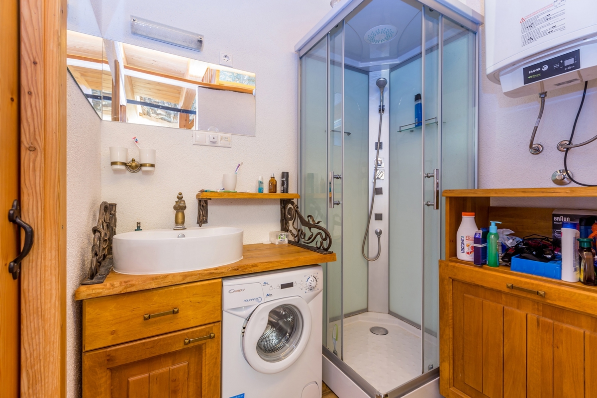 ISOLA DI KRK, zona MALINSKA - Autentica casa in pietra con vista mare