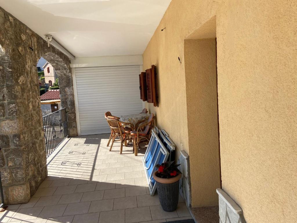 ISOLA DI KRK, MALINSKA - Casa prima fila al mare