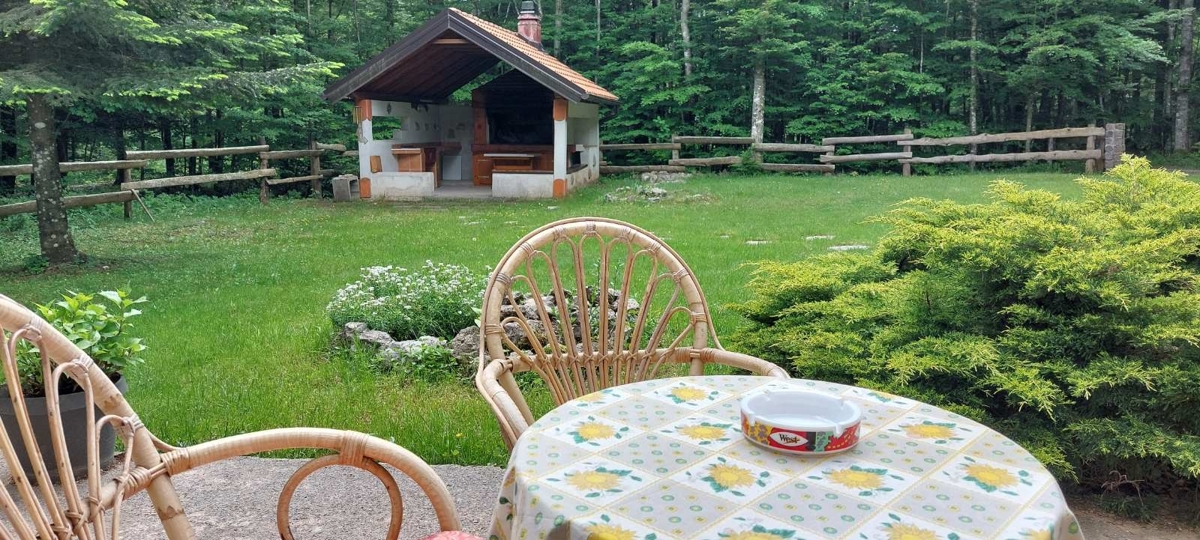GORSKI KOTAR, LIČ - Casa isolata circondata dal bosco