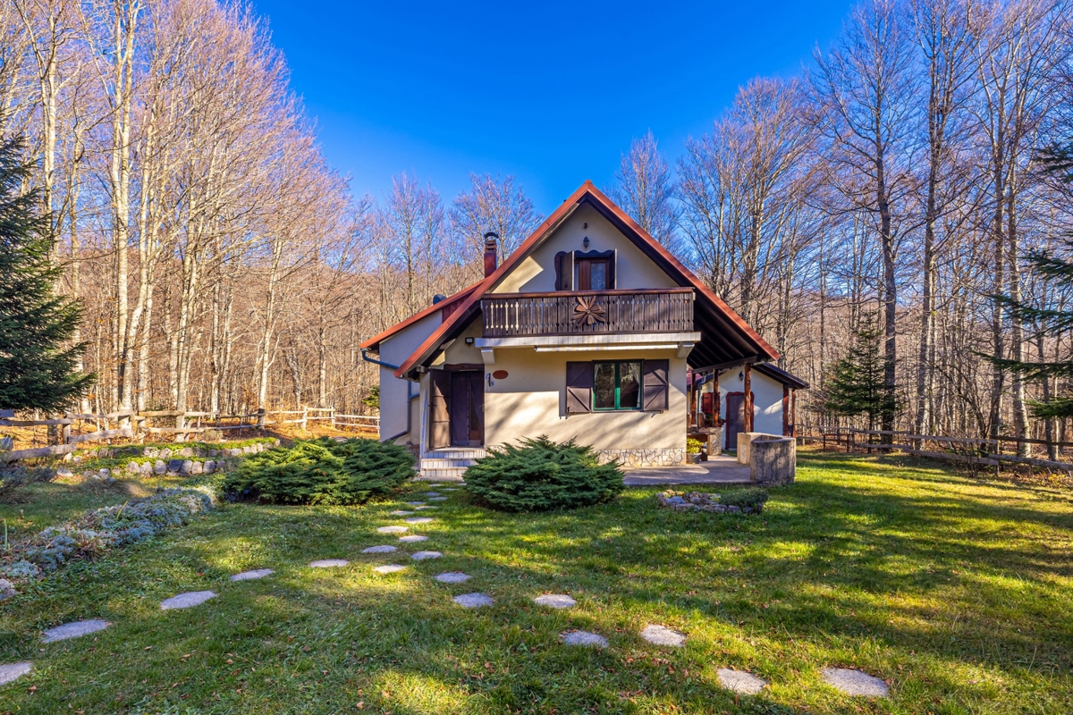 GORSKI KOTAR, LIČ - Casa isolata circondata dal bosco