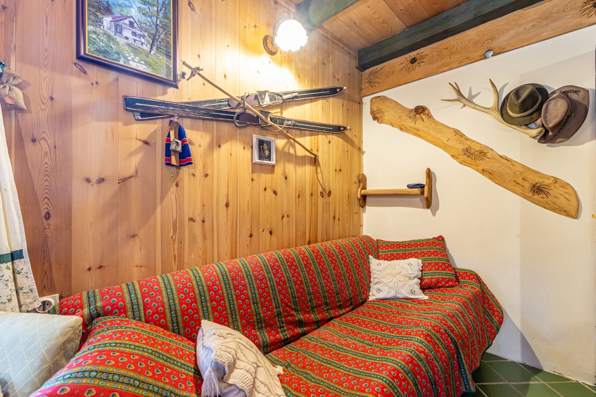 GORSKI KOTAR, LIČ - Casa isolata circondata dal bosco