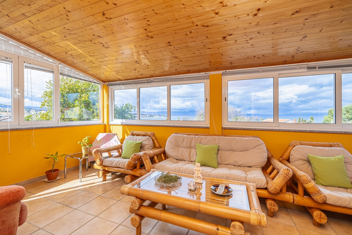 ISOLA DI KRK, Malinska – Casa bifamiliare in posizione tranquilla vicino alla spiaggia 