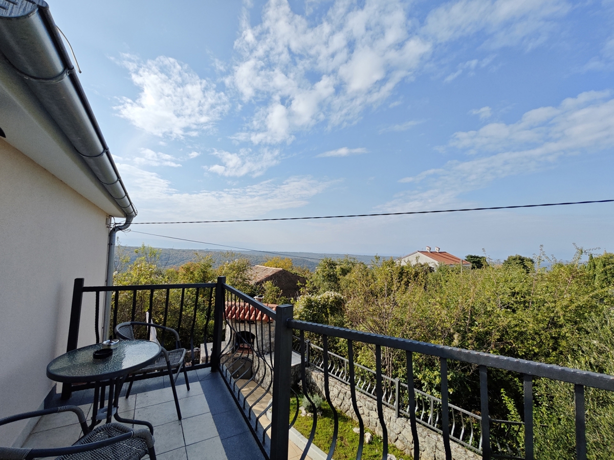 ISOLA DI KRK, DOBRINJ - Casa indipendente con vista mare