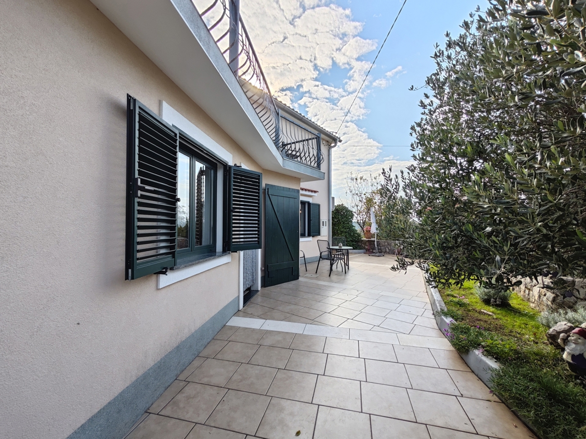 ISOLA DI KRK, DOBRINJ - Casa indipendente con vista mare