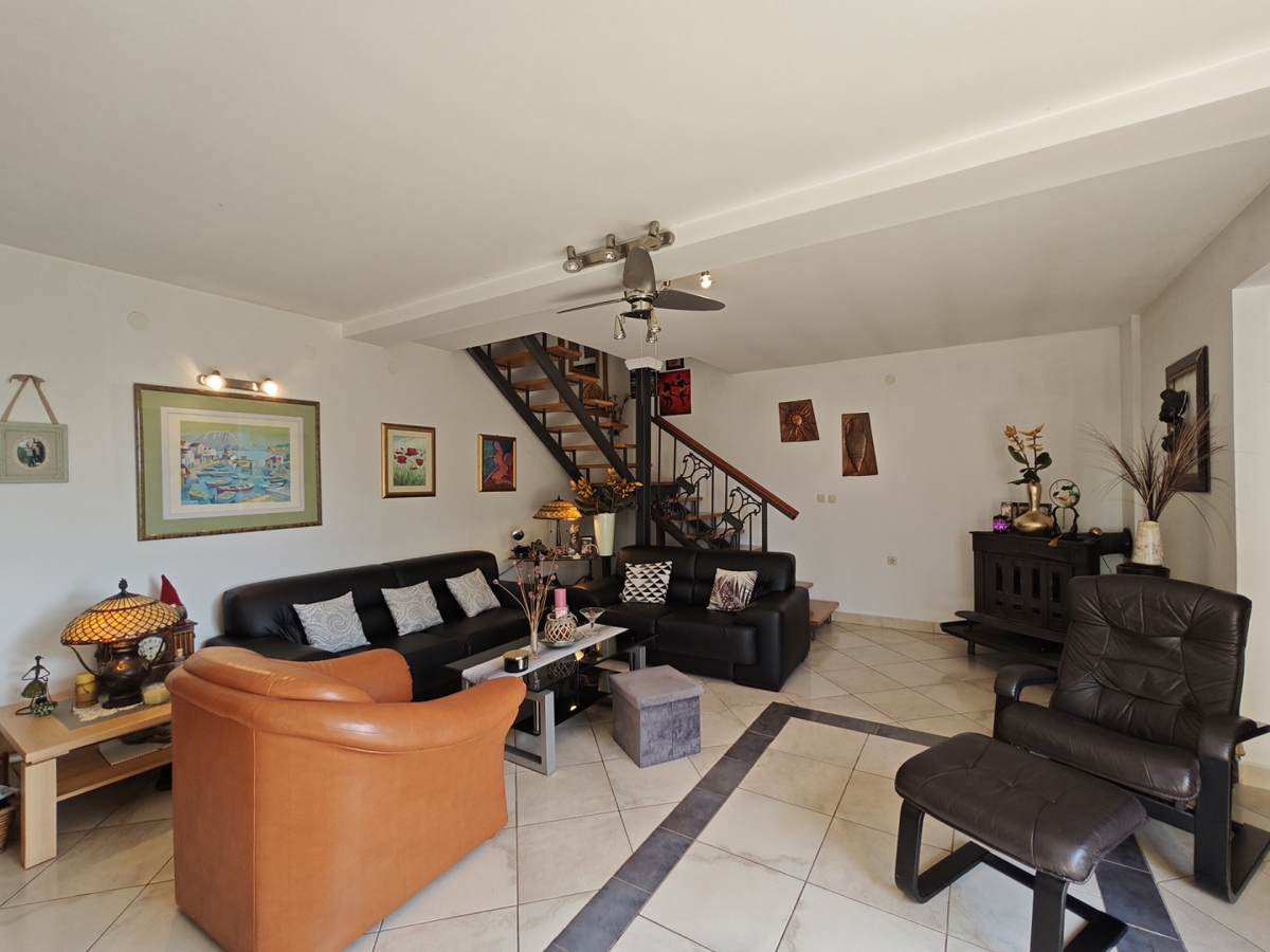 ISOLA DI KRK, DOBRINJ - Casa indipendente con vista mare