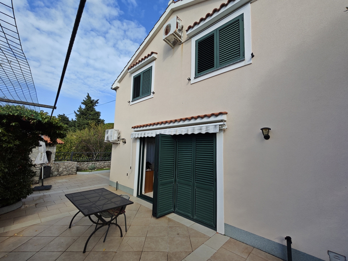 ISOLA DI KRK, DOBRINJ - Casa indipendente con vista mare