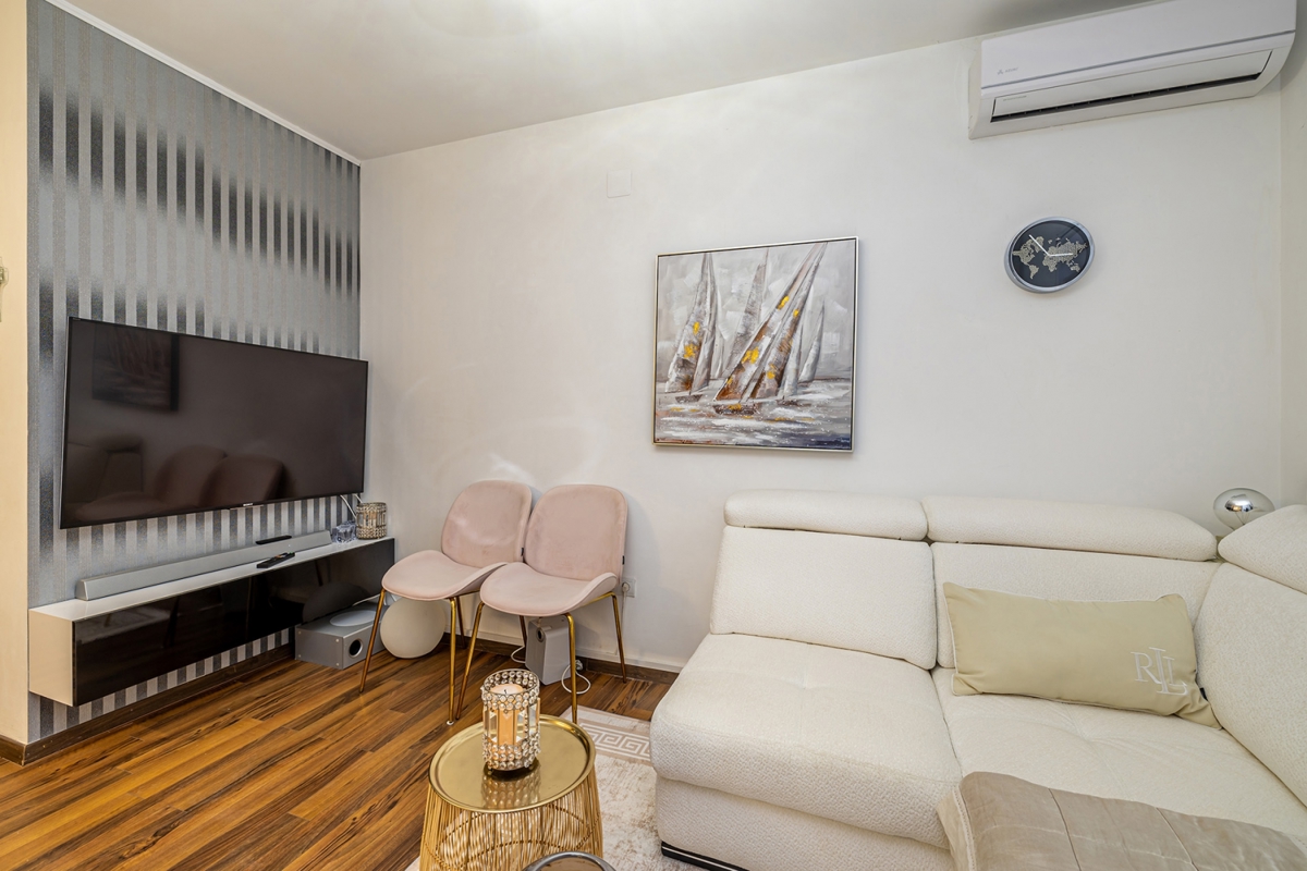 ISOLA DI KRK, ŠILO - Appartamento con piscina in comune