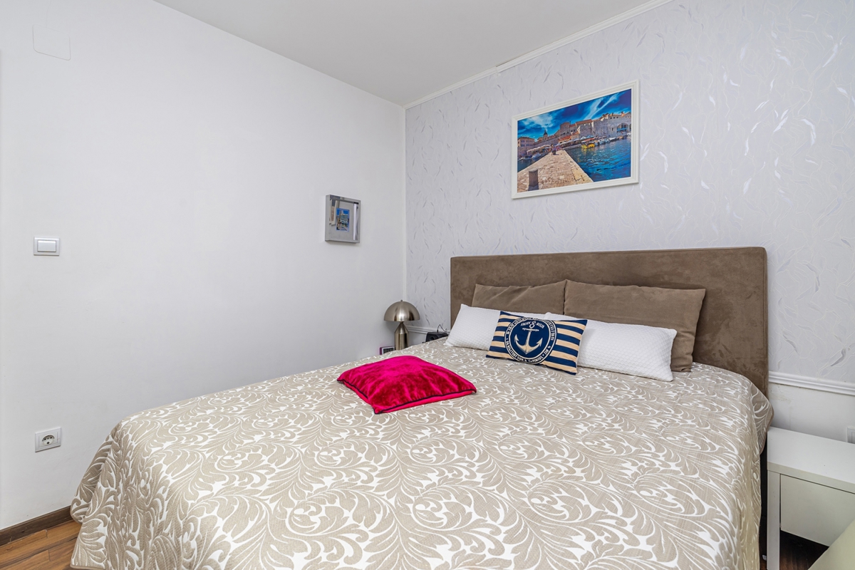 ISOLA DI KRK, ŠILO - Appartamento con piscina in comune