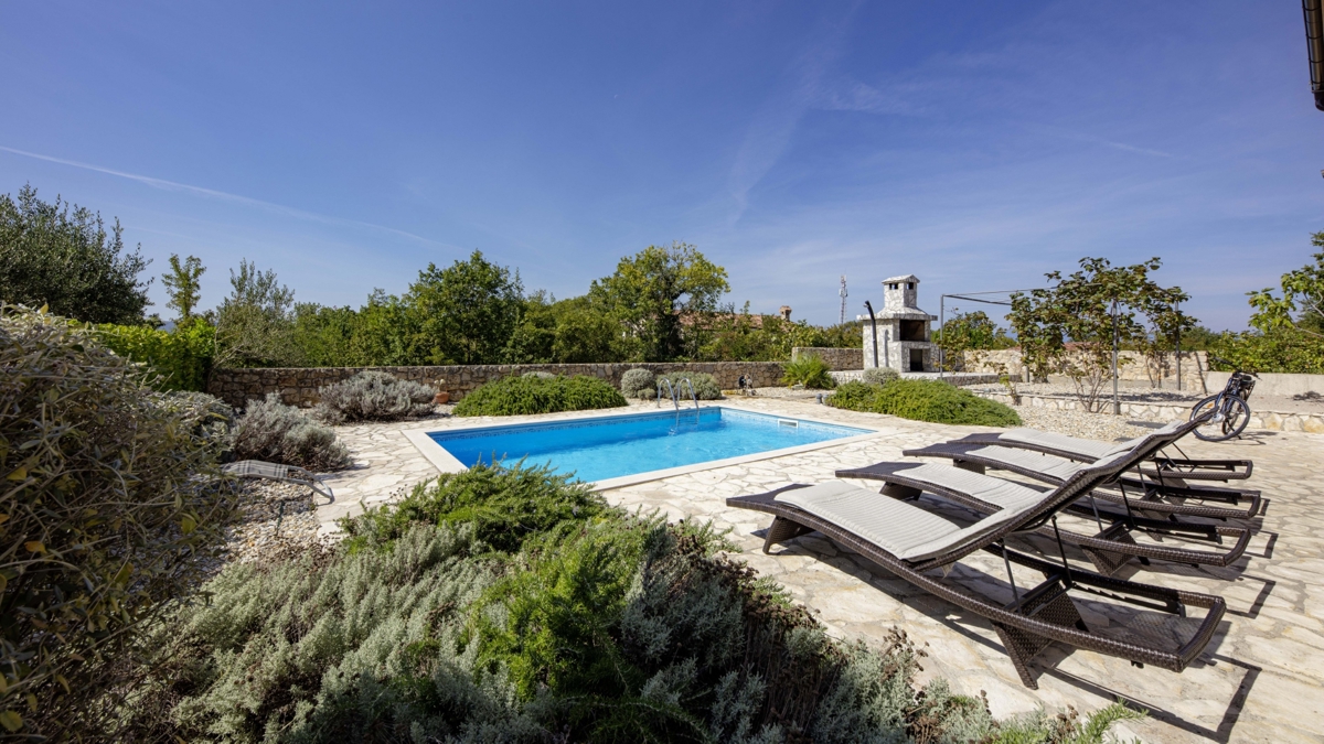 ISOLA DI KRK, LINARDIĆI - Casa con piscina e vista mare